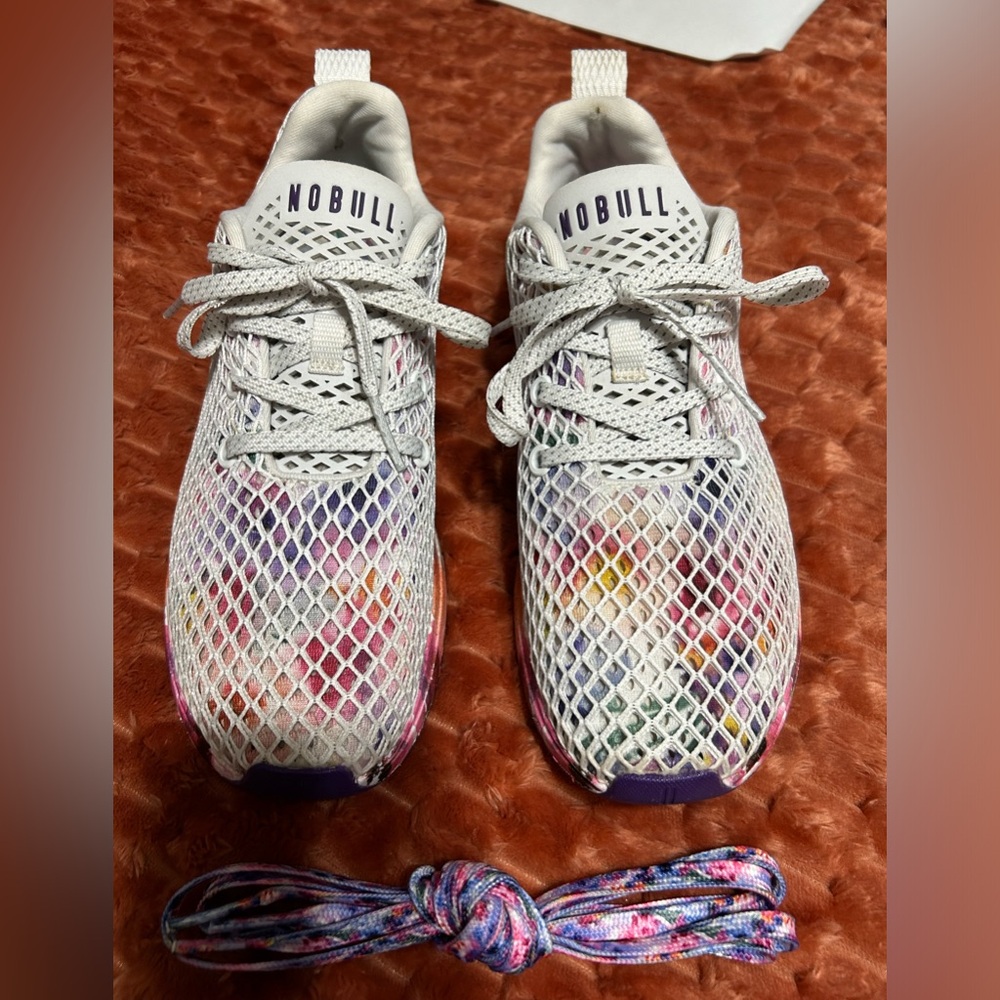 No Bull Training Shoes, women’s size 8 , extra shoes laces